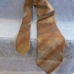 🏈 Giorgio Armani necktie possible NFL link